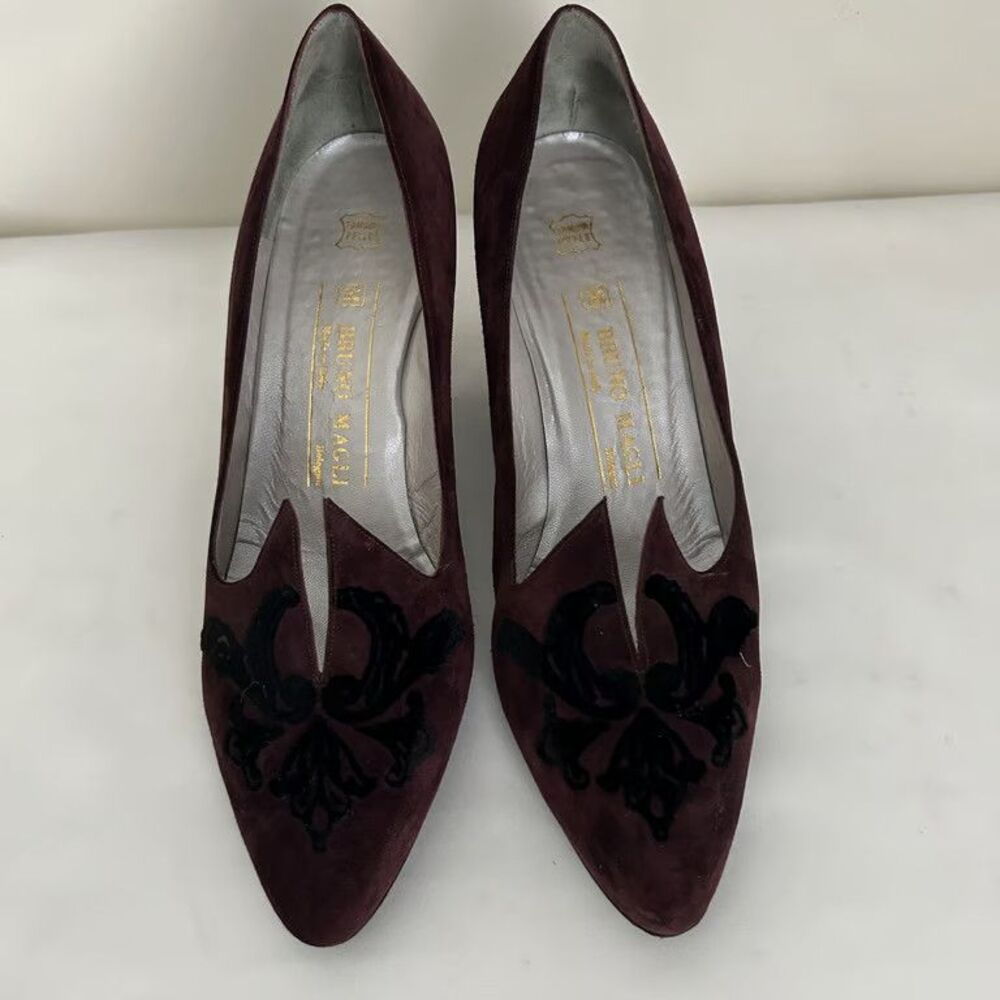 Bruno Magli Vintage Suede Pumps Womens EU 38 Burgundy Velvet Applique Heels